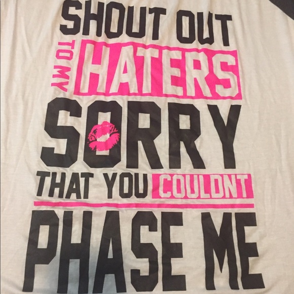 Graphic Tee 💖 - Picture 2 of 3